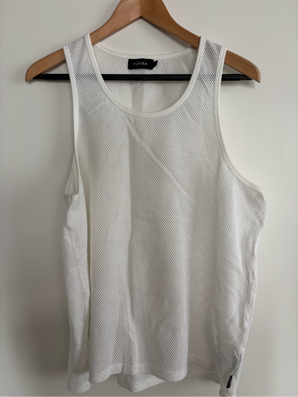 Men’s YIASA White Mesh Tank Top (L) excellent condition -worn 1X